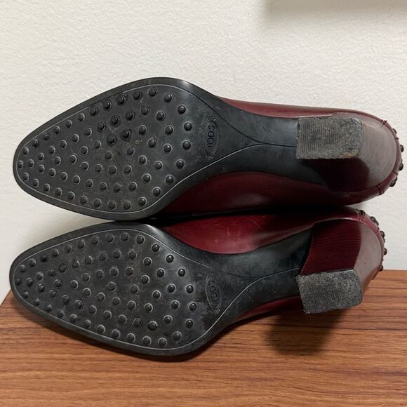 Tod’s Woman’s Burgundy Calfskin Leather Loafer with Block Heel. Size 6.5. - Picture 9 of 10